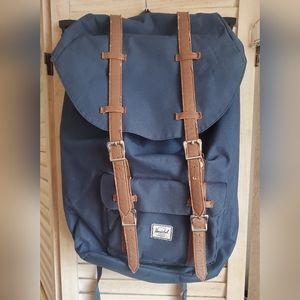 Herschel Supply Co. Little America Navy Blue Backpack.